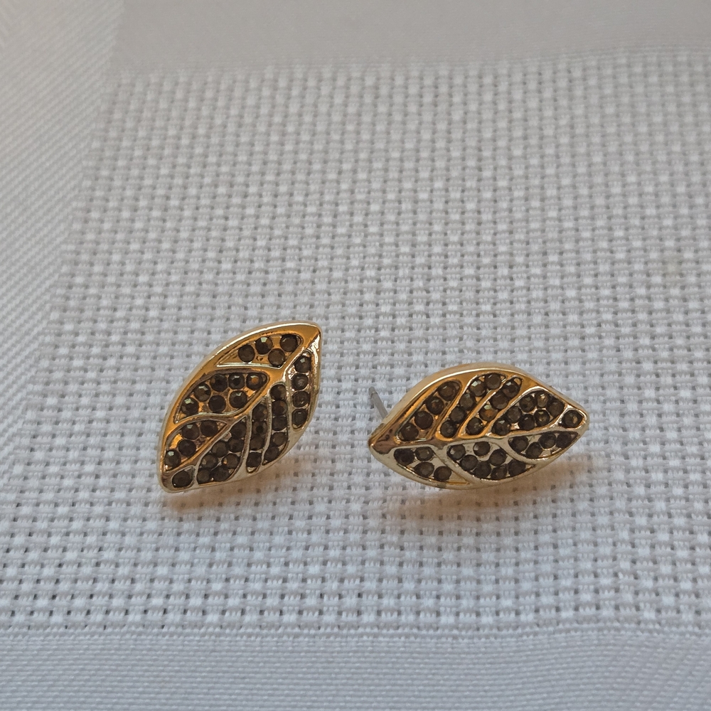 Vintage Gold Leaf Earrings With Brown Gems